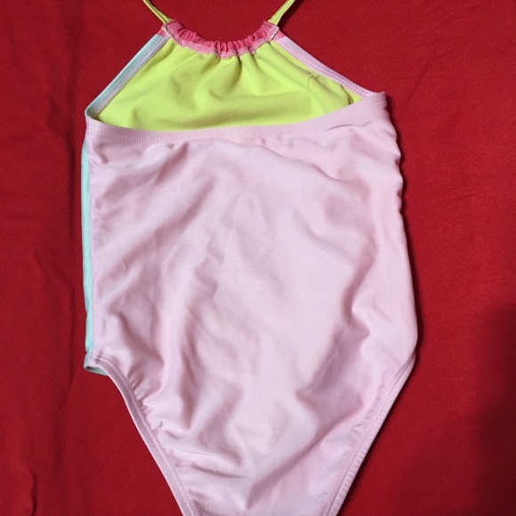 ⚡️ FLASH - 4/5 Girls swim bundle - Picture 4 of 10